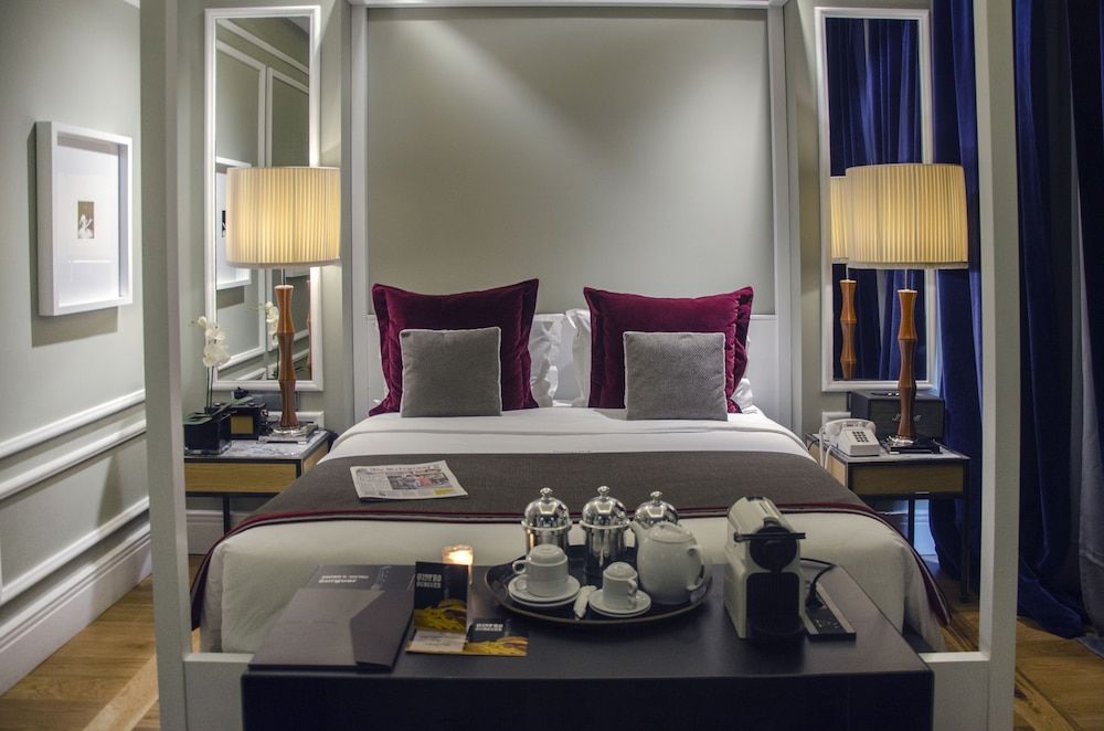 Browns Central Hotel Superior Double Room 8