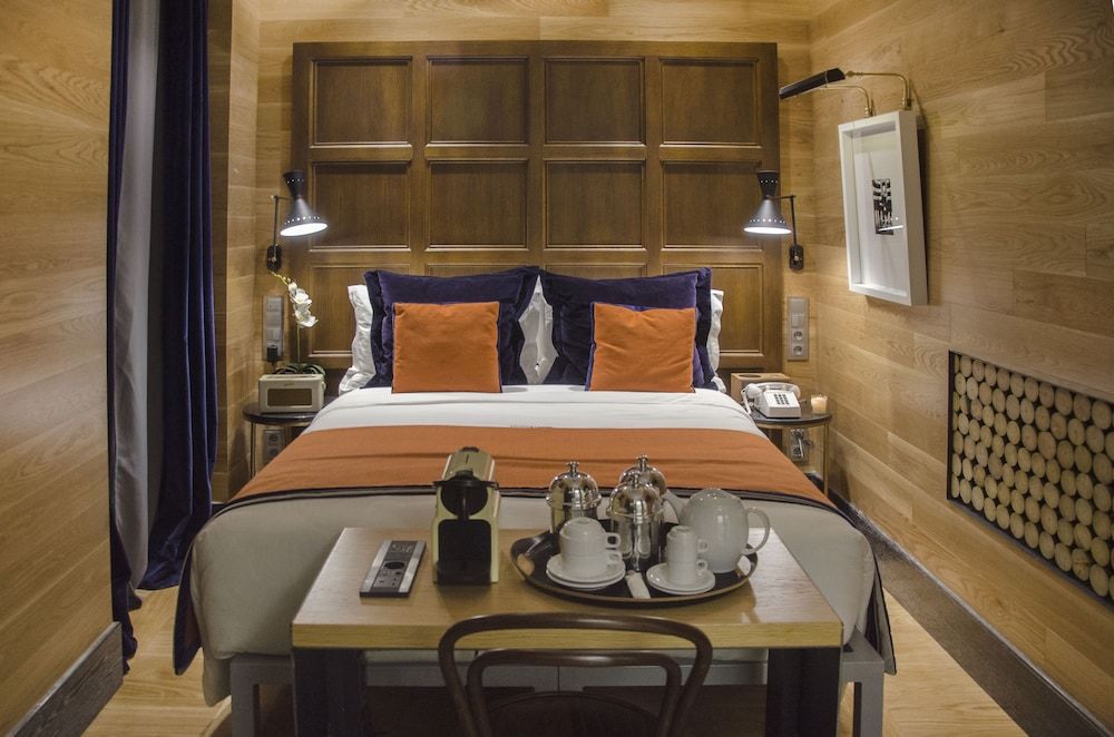 undefined Browns Central Hotel 9