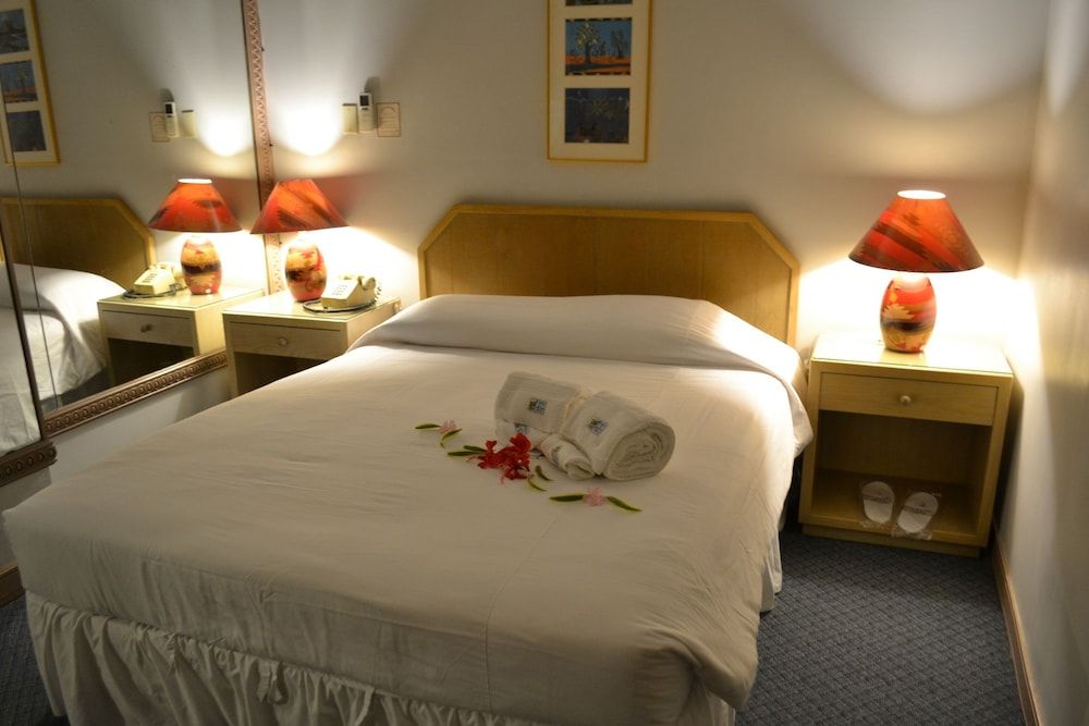 West Plaza Hotel Desekel Deluxe Room, Kitchenette 6