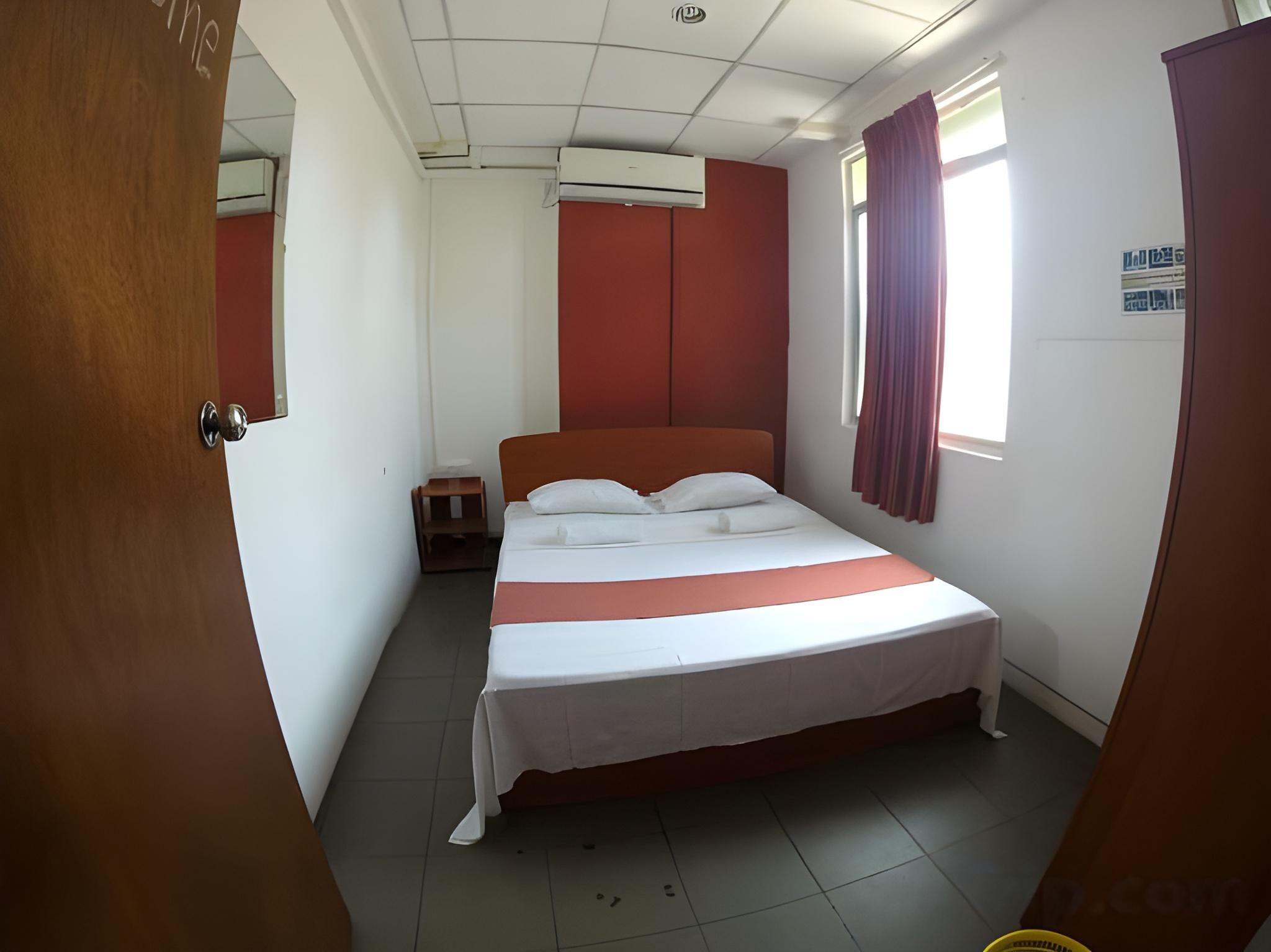 Backpack Lanka - Central Colombo - Hostel Double with Shared Bathroom 6