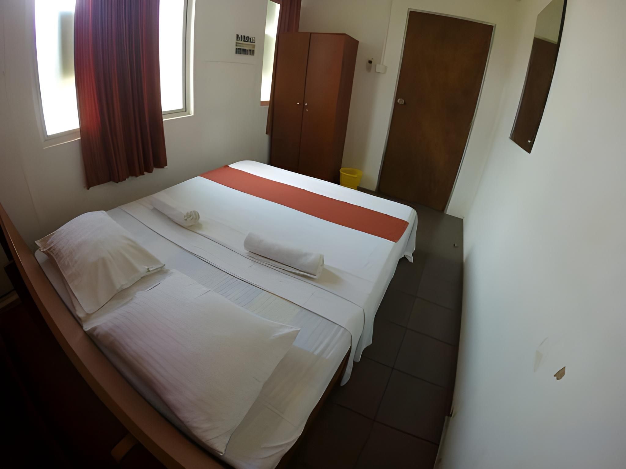 Backpack Lanka - Central Colombo - Hostel Double with Shared Bathroom 8