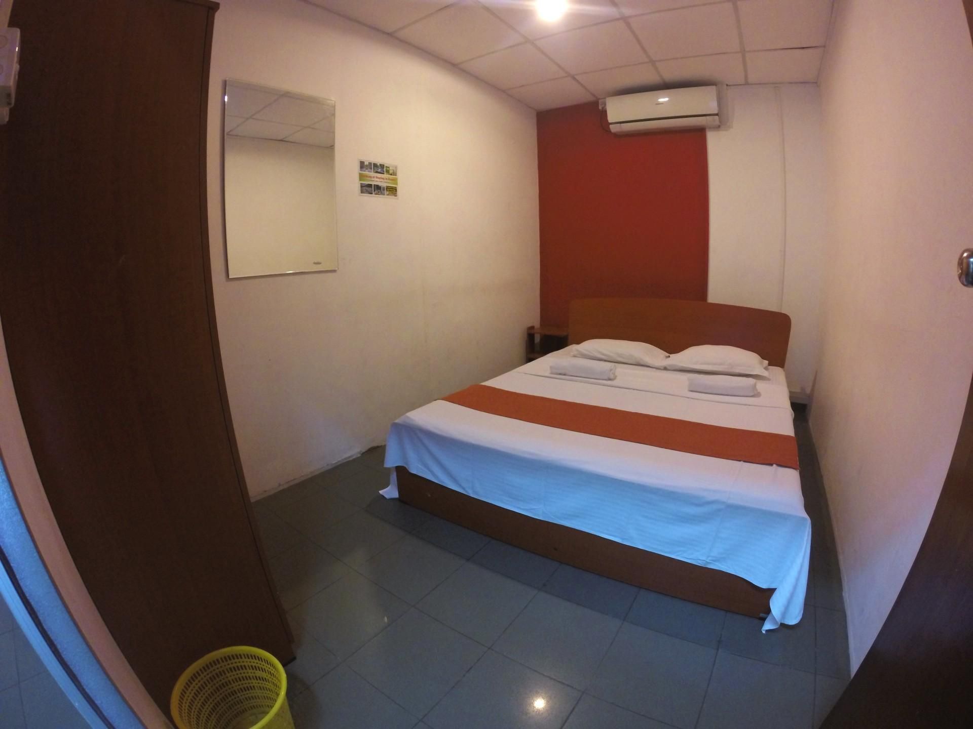 Backpack Lanka - Central Colombo - Hostel Double with Shared Bathroom 9