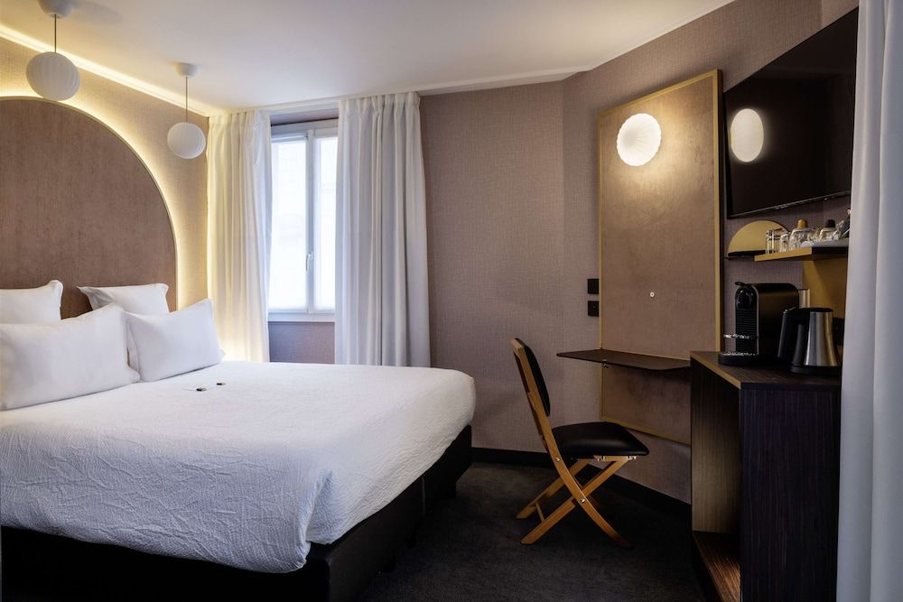 Executive Room, 1 Queen Bed, Non Smoking (Larger Room)