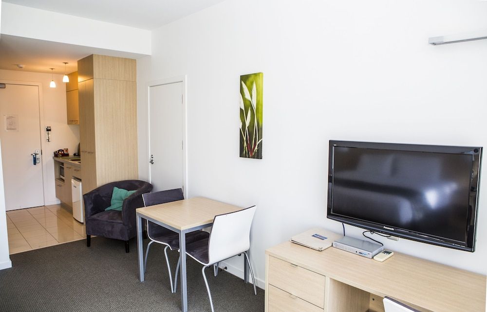 Waves Motel Studio 8