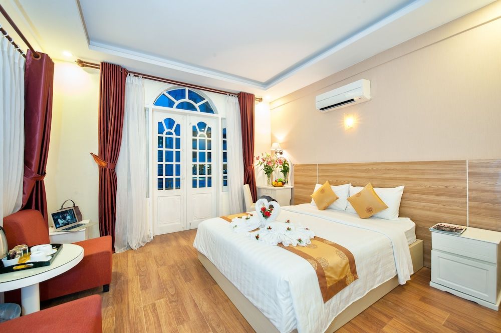 Deluxe Room, City View