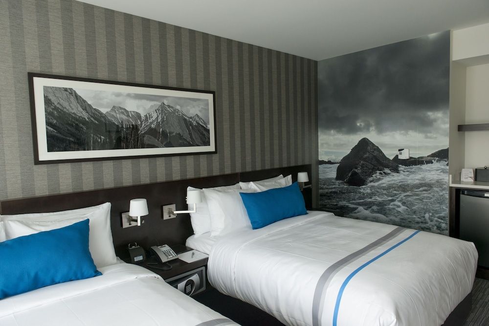 The Grand Winnipeg Airport Hotel by Lakeview Deluxe Room, 2 Queen Beds 2