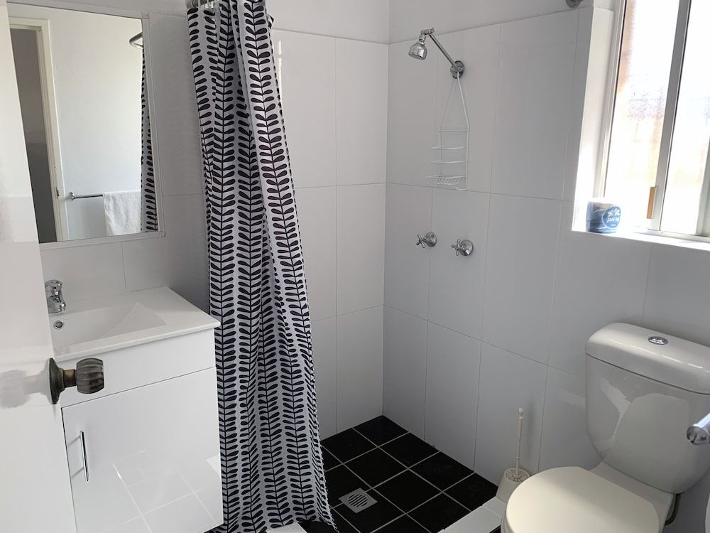 Baths Motel Standard Room 5