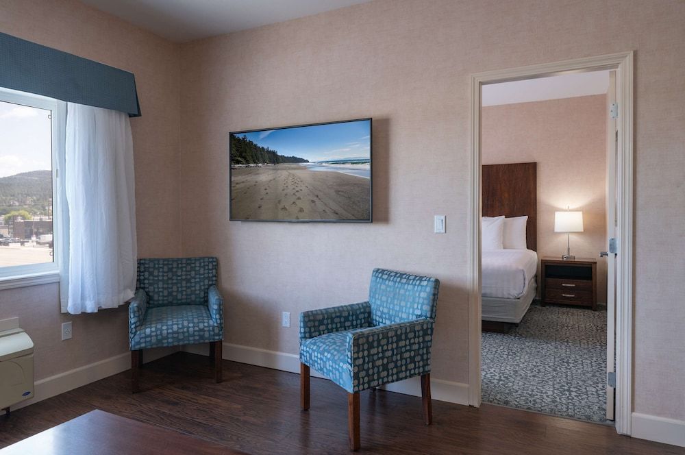 Prestige Cranbrook Hotel, BW Premier Collection Business Suite, 1 King Bed, Non Smoking, Kitchenette 4