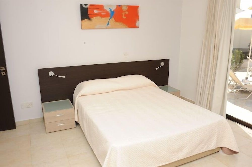 Villa, Queen and 4 Twin, 3 Bedroom, Sea View, Beachfront, Balcony/Patio, Private Pool