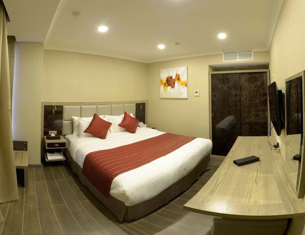 Junior Suite, 1 King Bed, Non Smoking