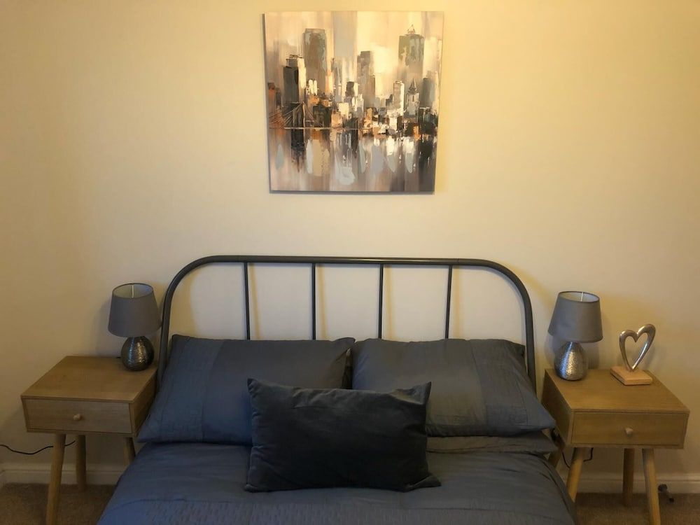 Basic Apartment, Ensuite, River View (Penthouse 27 Skipper Way)