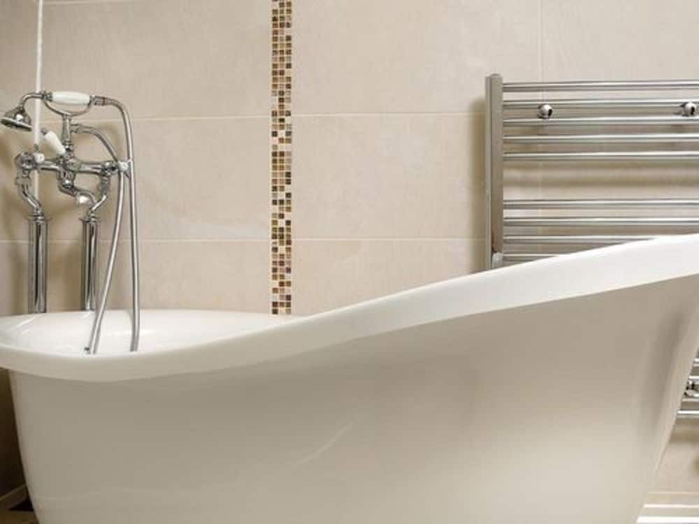 The Spread Eagle Hotel Honeymoon Suite 6