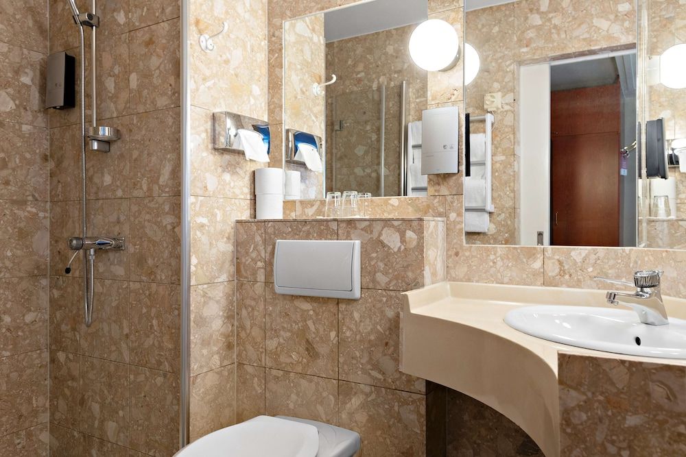 Best Western Strand Hotel Standard Room, 2 Twin Beds, Non Smoking 7