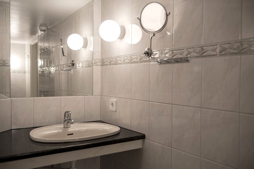 Best Western Strand Hotel Family Room, 2 Twin Beds, Non Smoking (Bunk beds) 9