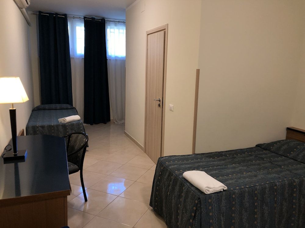 Triple Room, Annex Building