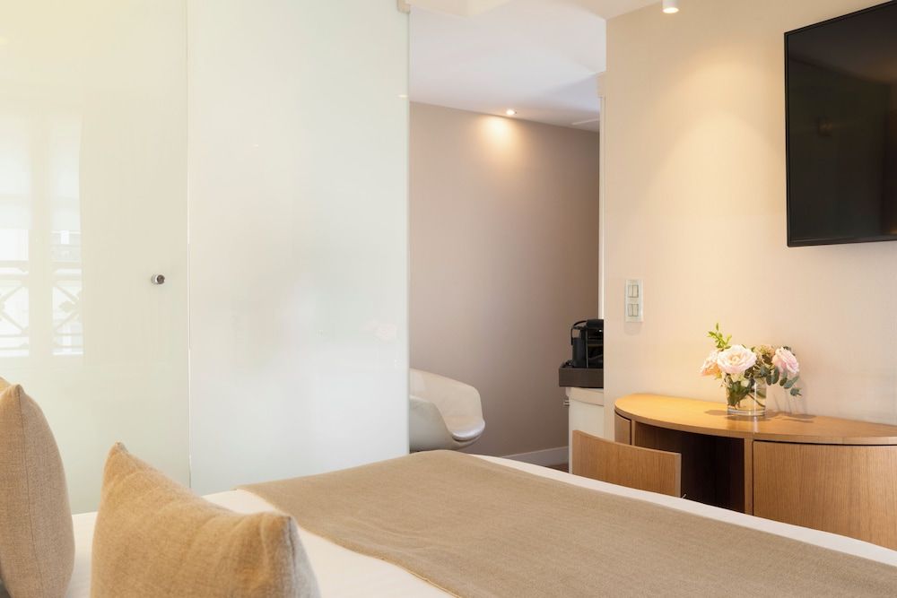 Le Pradey Traditional Room 13