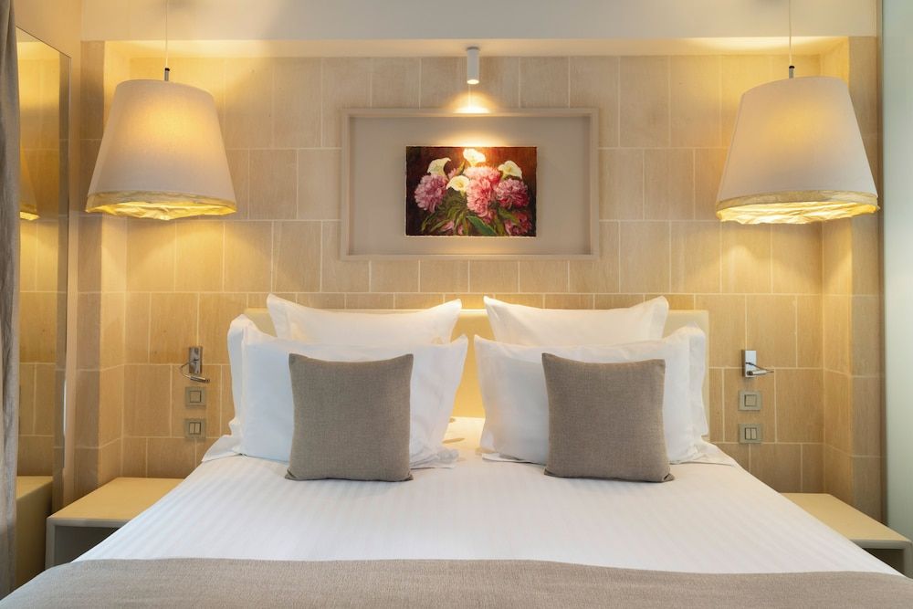 Le Pradey Traditional Room 6