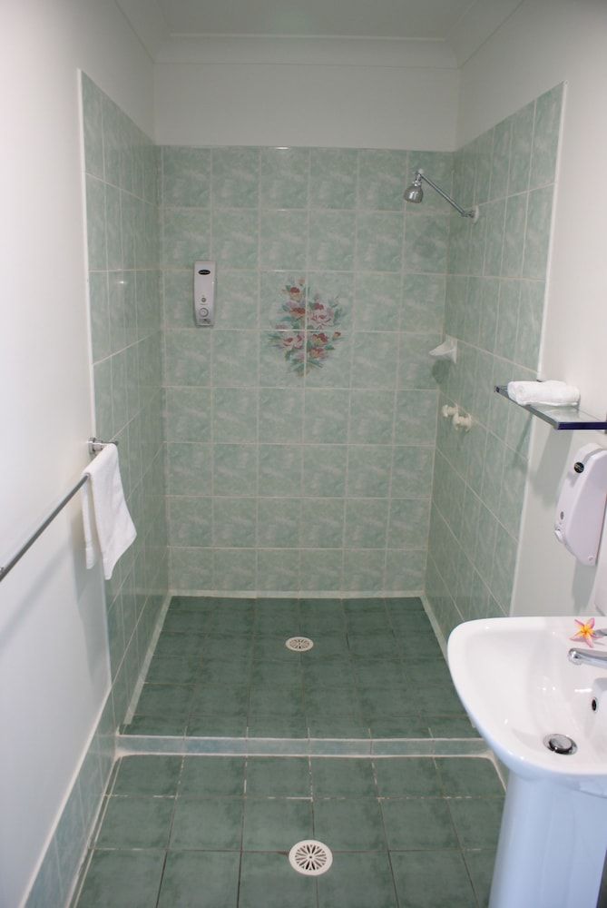 Karuah Riverside Motel Deluxe Twin Room 4