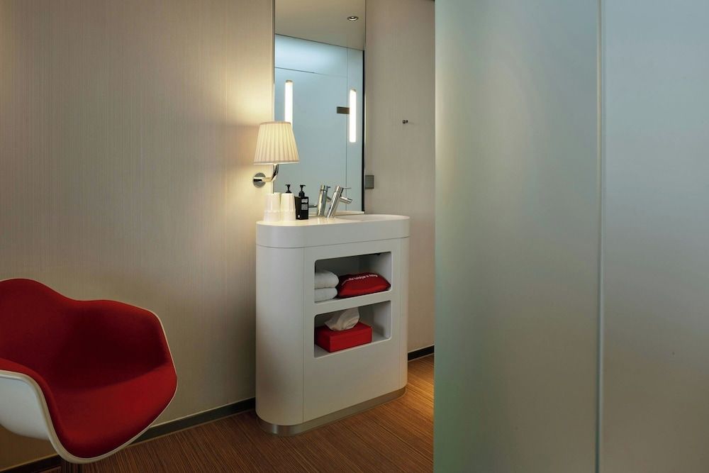 citizenM Glasgow Room, 1 King Bed 8