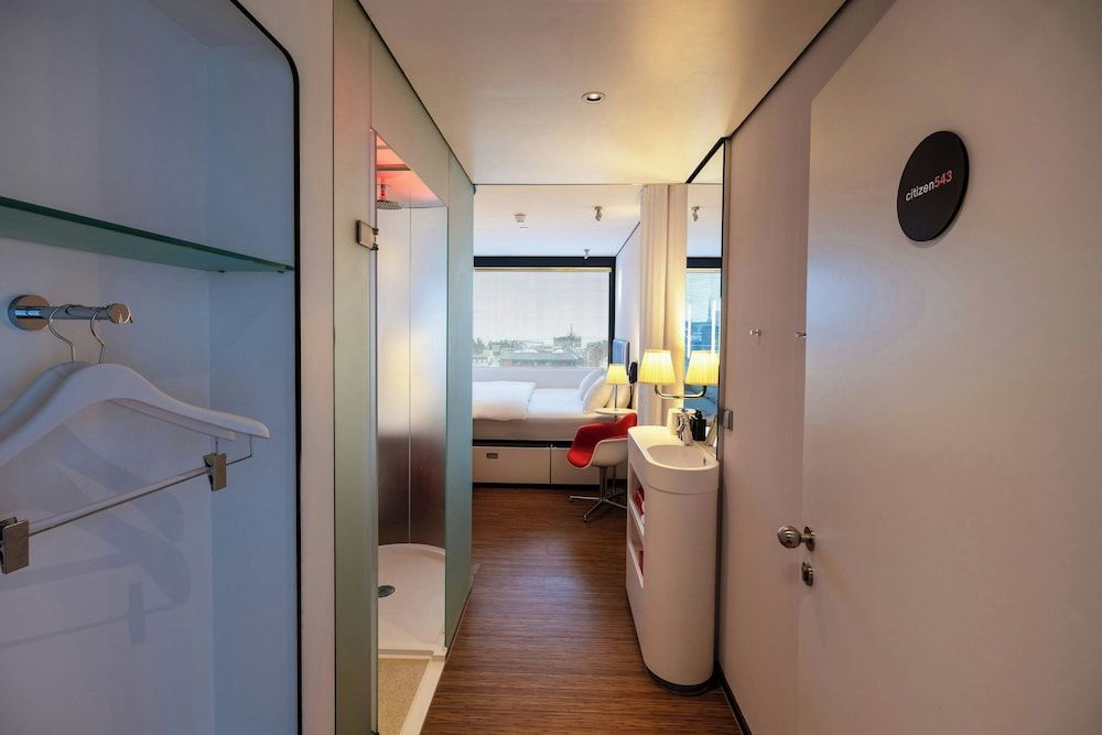 citizenM Glasgow Room, 1 King Bed 4