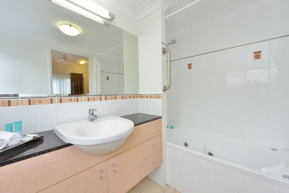 Central Plaza Port Douglas Apartments 1 Bedroom Spa Ensuite Apartment 10