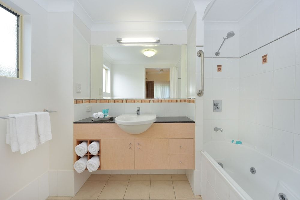 Central Plaza Port Douglas Apartments 1 Bedroom Spa Ensuite Apartment 9