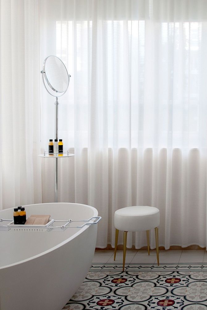 King Albert Suite