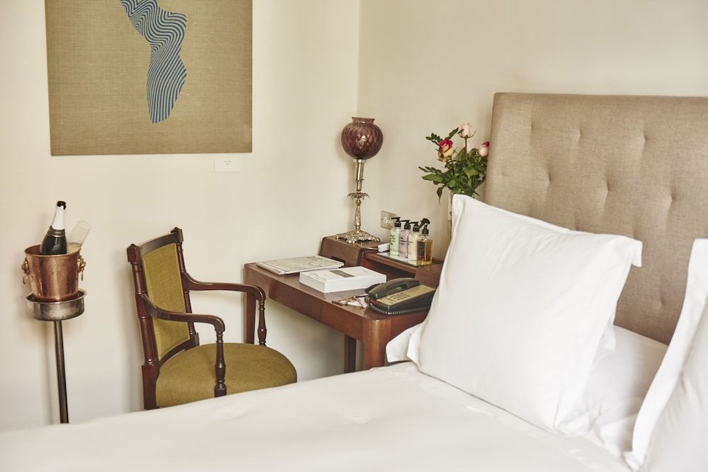 Hotel B Room, 1 Queen Bed (Alcoba) 3