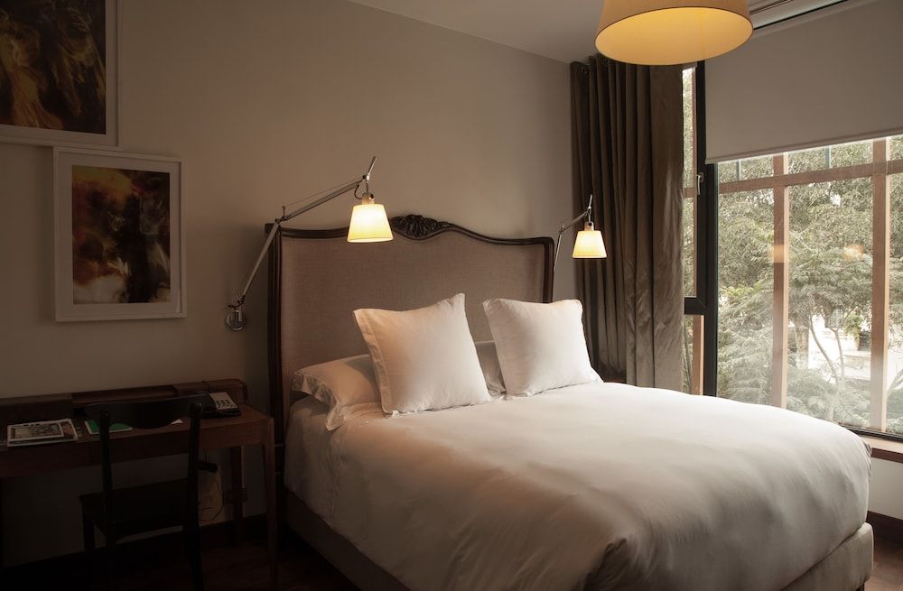 Hotel B Room, 1 Queen Bed (Alcoba) 2