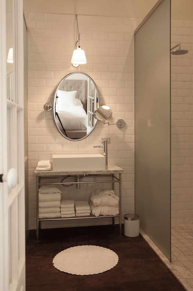 Hotel B Room, 1 Queen Bed (Alcoba) 5