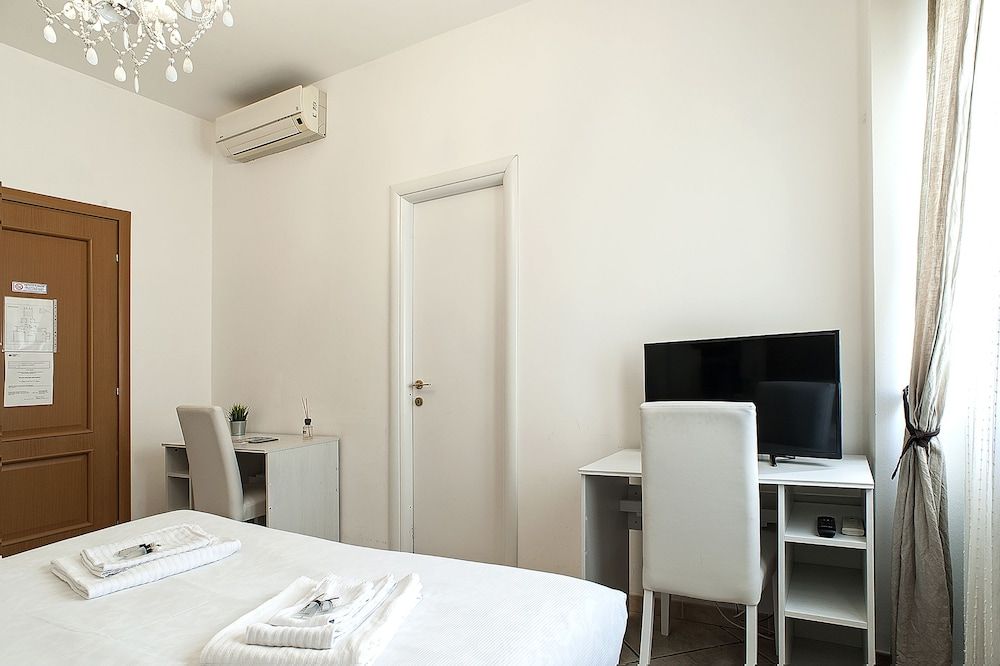 OM2Rome Classic Room 8