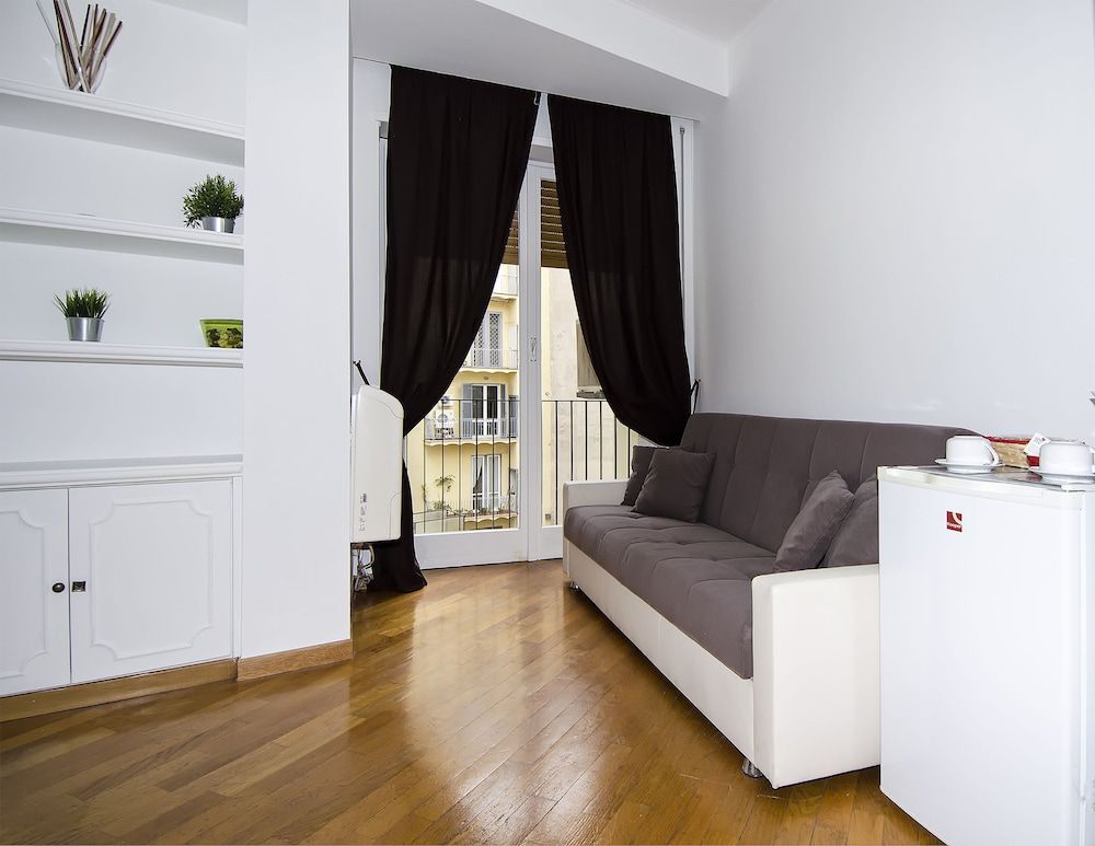 OM2Rome Classic Room 6