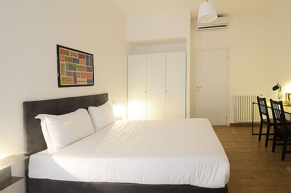 OM2Rome Superior Double Room 4