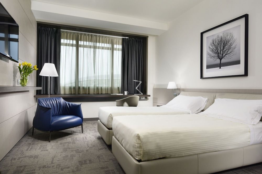 undefined UNA Hotels San Vitale Bologna 3