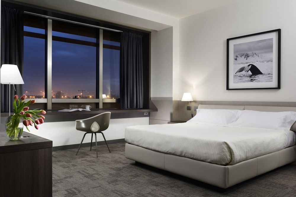 undefined UNA Hotels San Vitale Bologna 2