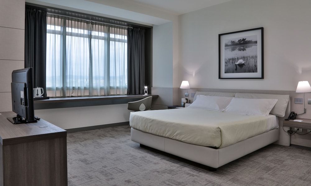 undefined UNA Hotels San Vitale Bologna 4