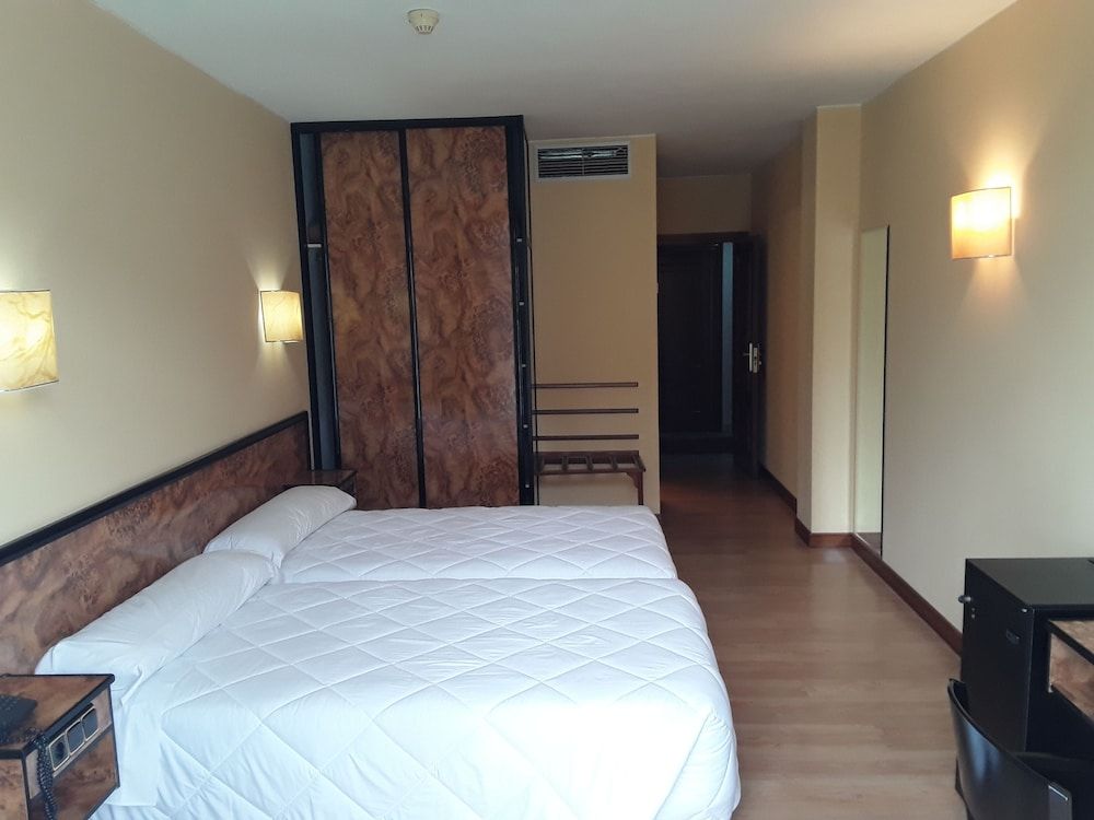 Hotel Castro Double Room 3