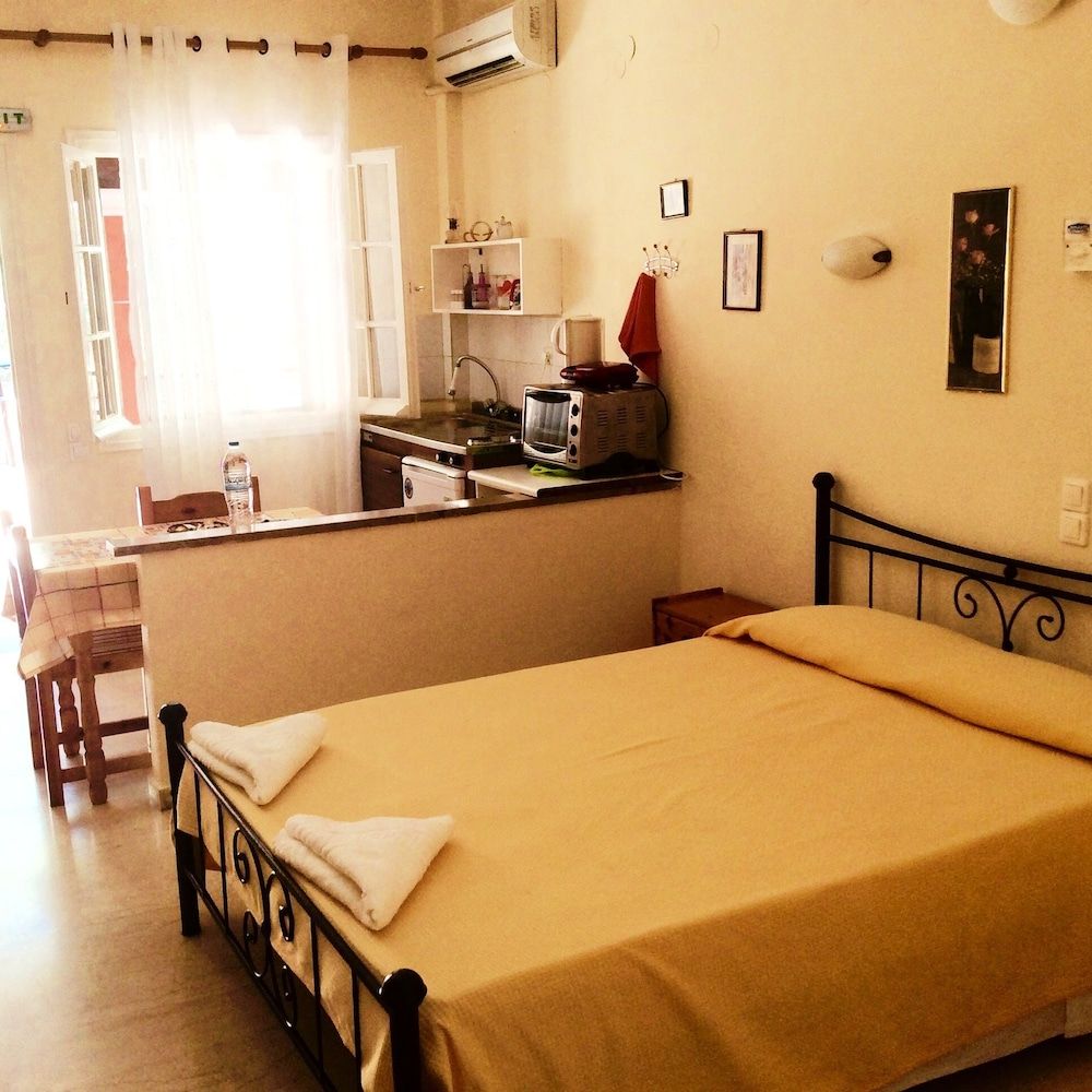Studio (Corner)