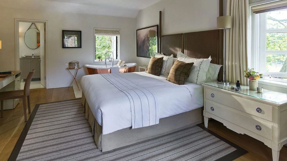 Coworth Park - Dorchester Collection Executive Suite (Cottage)