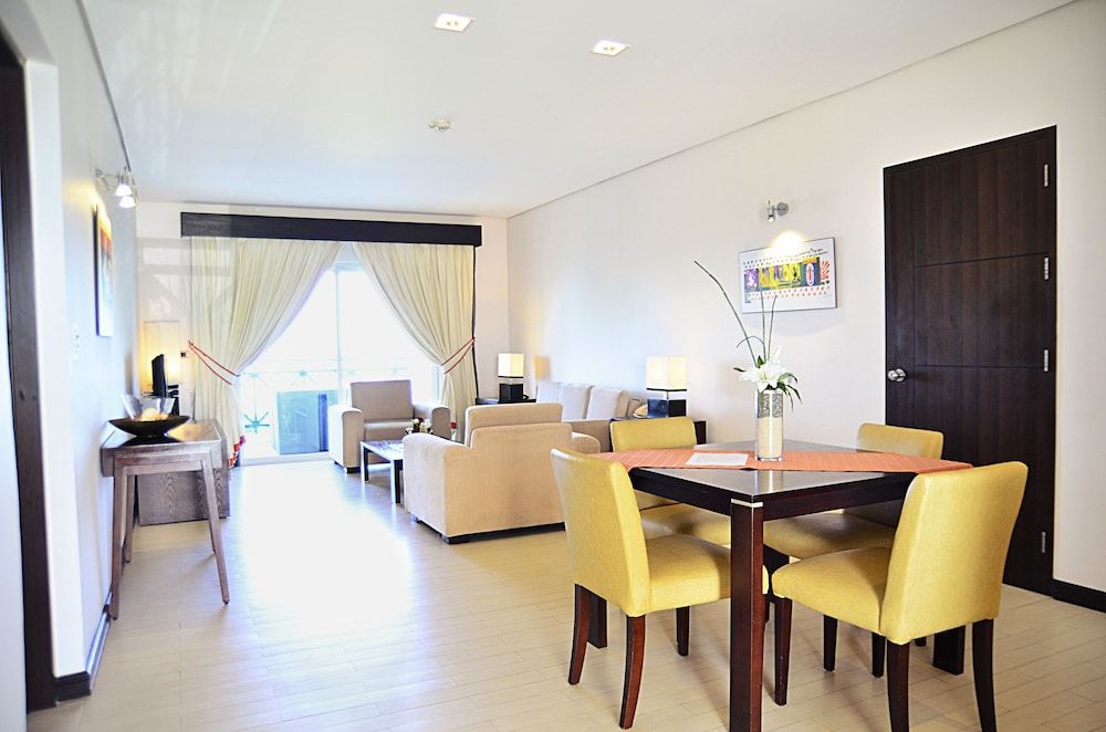 Thunderbird Resorts - Poro Point Deluxe Suite 4