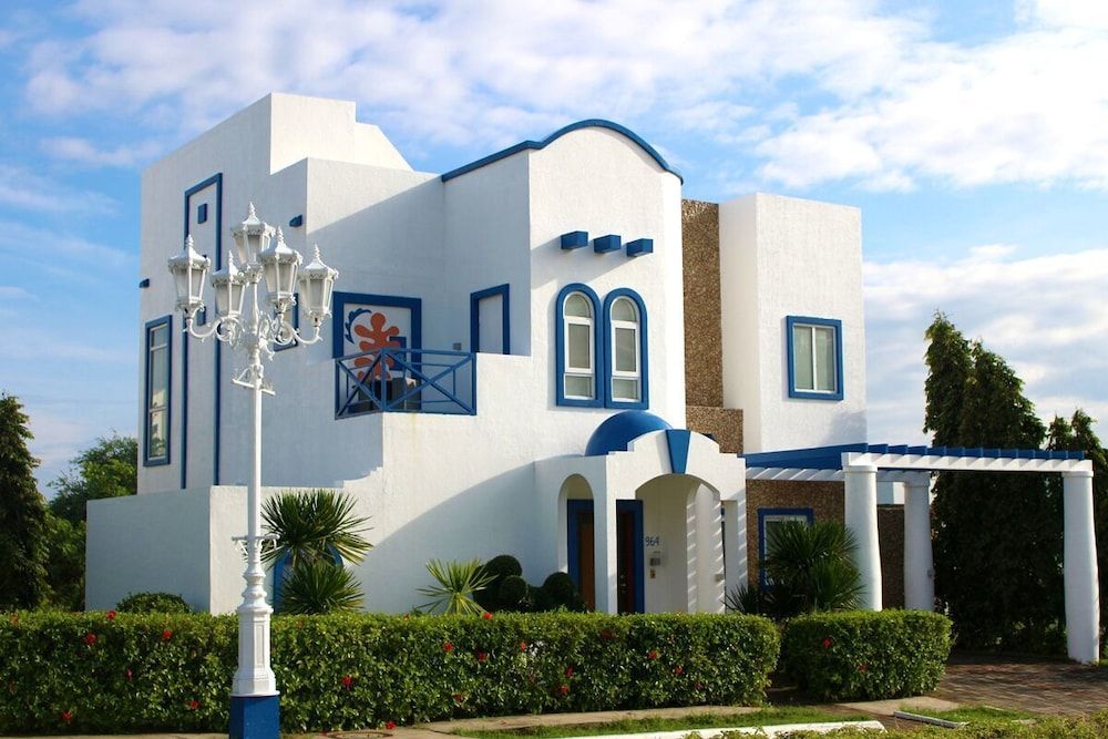 Thunderbird Resorts - Poro Point 3 Bedroom Villa 7