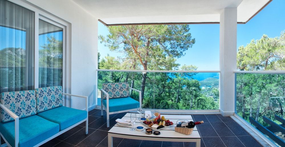 undefined Garcia Resort & Spa 10