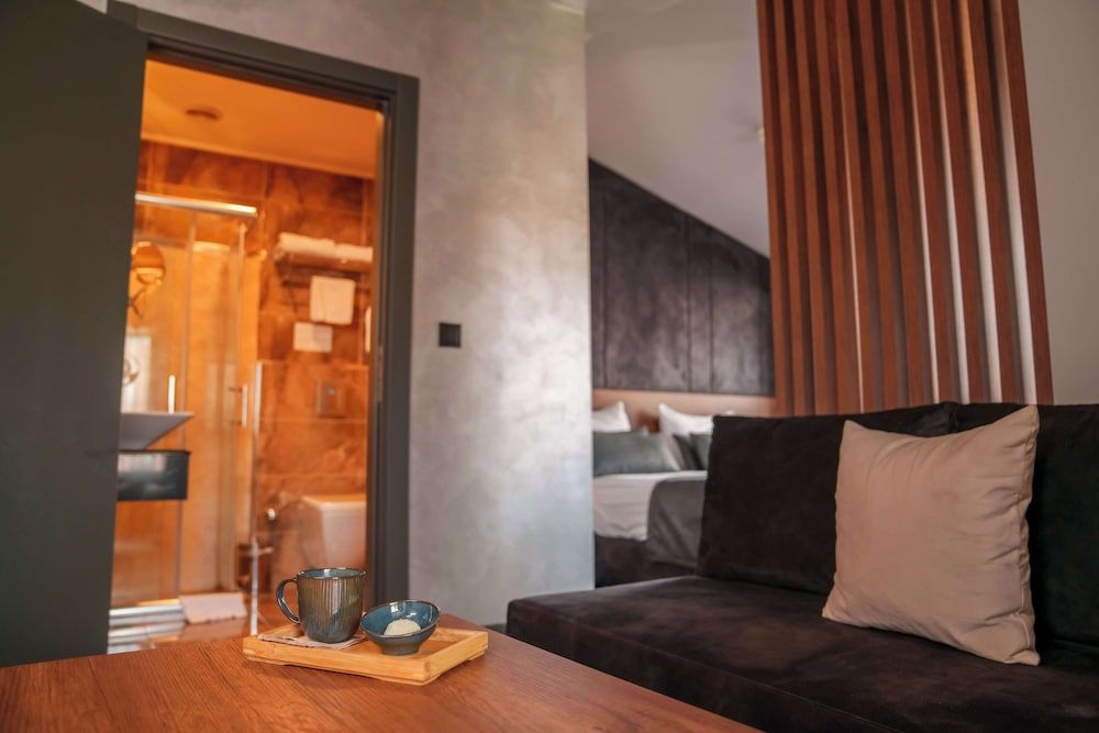 SennaCity Hotel Corner Suite Room 4