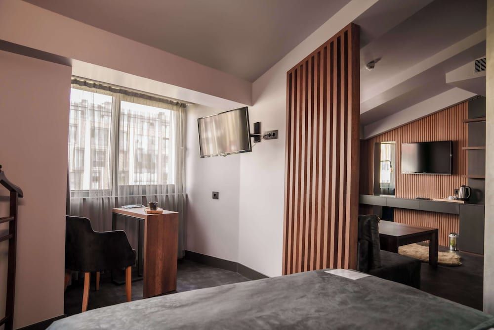 SennaCity Hotel Corner Suite Room 6