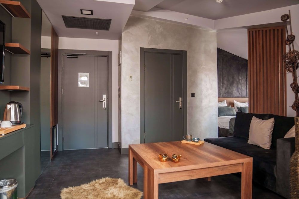 SennaCity Hotel Corner Suite Room 5