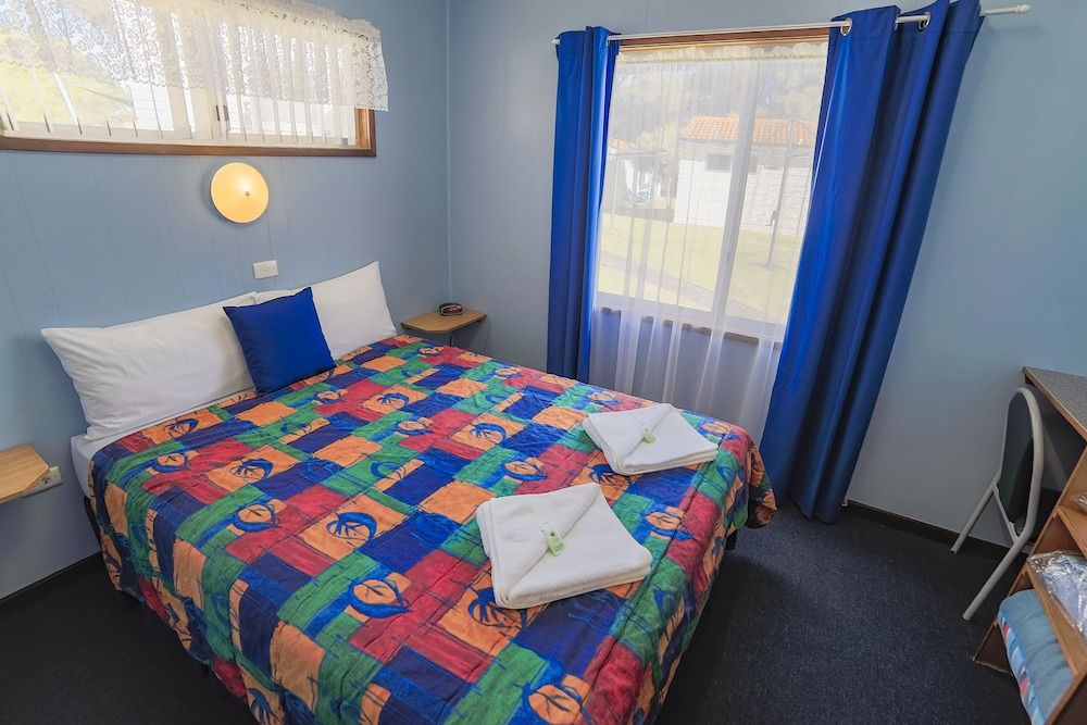 Senior Chalet, 2 Bedrooms, Accessible, Partial Sea View