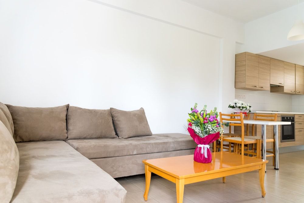 Helios Bay Hotel Apartments Standard one-bedroom with garden view 5