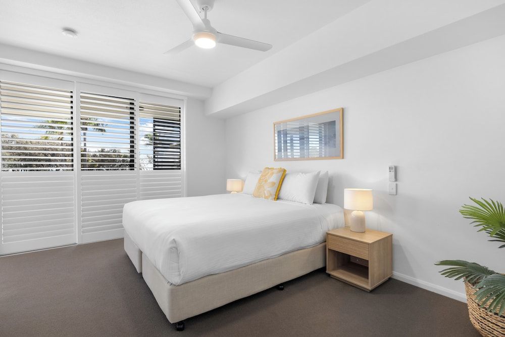 Beaches on Lammermoor Apartments 2 Bedroom Ocean View Apartment 3