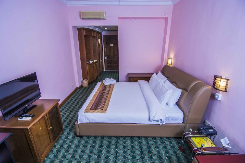 Asia Plaza Hotel Deluxe Room 10