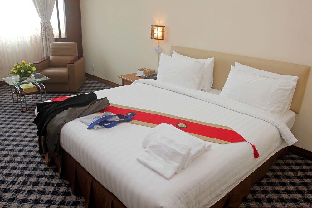 Asia Plaza Hotel Executive Room 2